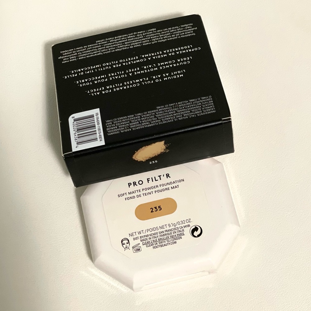 Fenty Beauty Pro Filt’r Soft Matte Longwear Powder Foundation